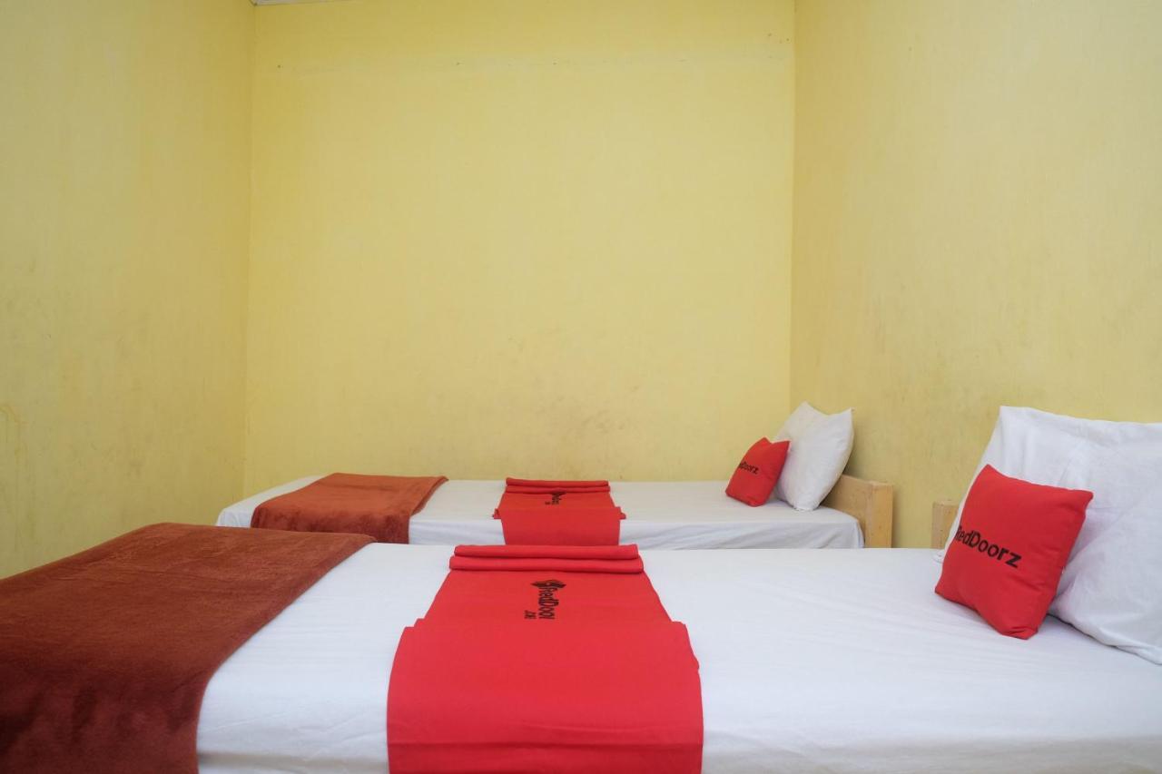 Reddoorz Near Pelabuhan Nusantara Parepare Luaran gambar
