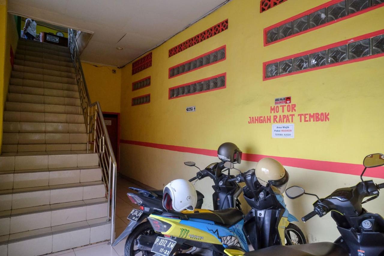 Reddoorz Near Pelabuhan Nusantara Parepare Luaran gambar